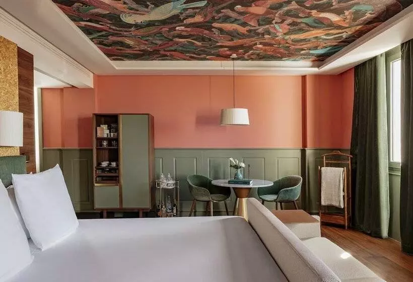سوئیت با چشم‌انداز, Colón Gran Meliá   The Leading Hotels Of The World