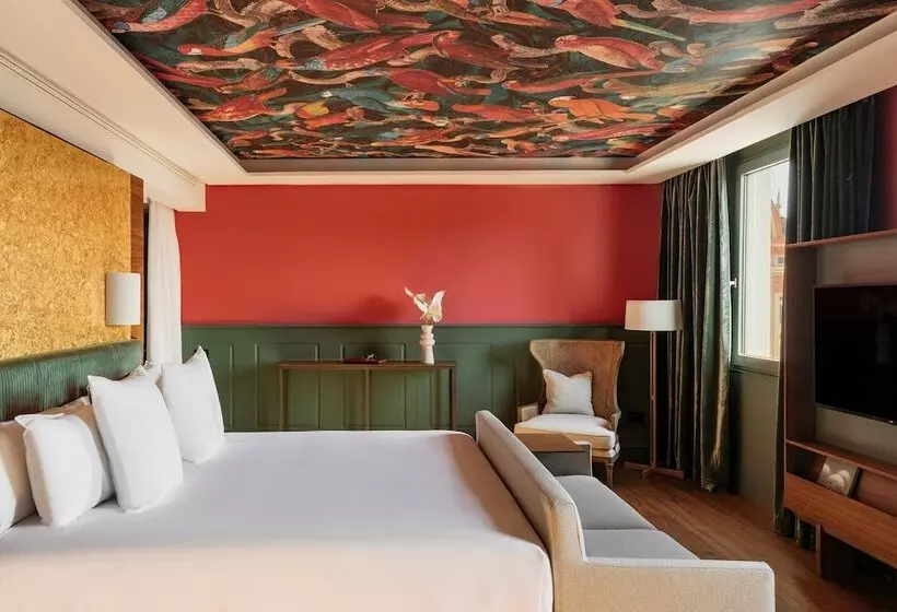سوئیت با چشم‌انداز, Colón Gran Meliá   The Leading Hotels Of The World