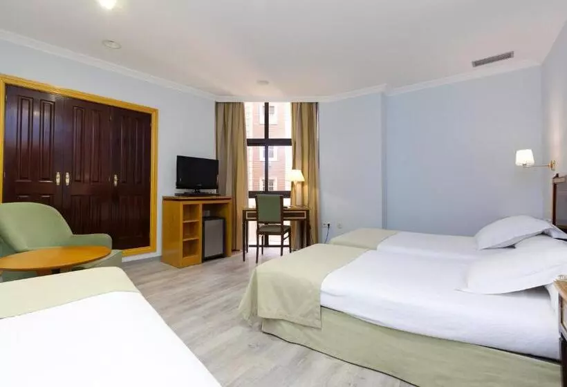 Habitación Cuádruple Estándar, Don Curro