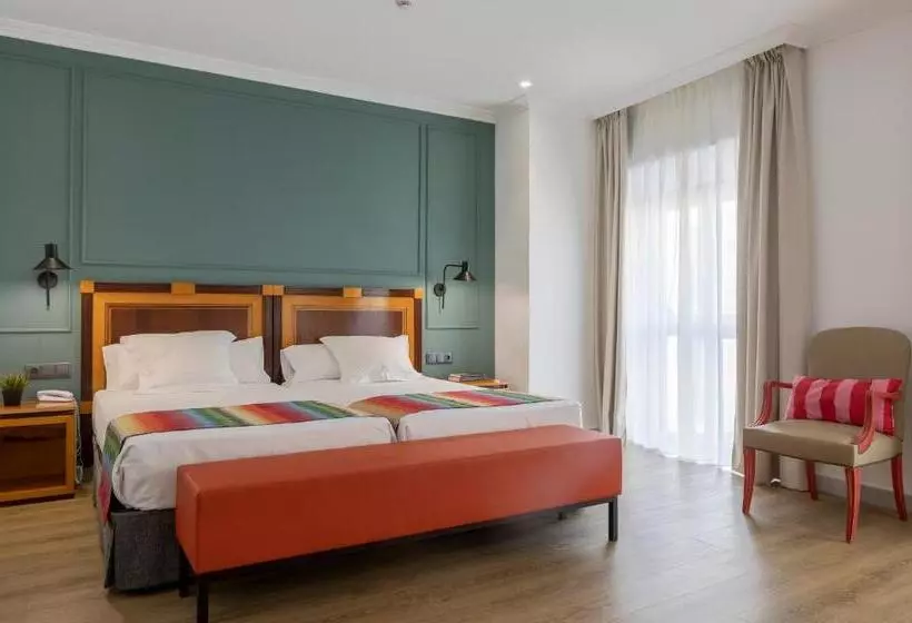 Habitación Cuádruple Estándar, Don Curro
