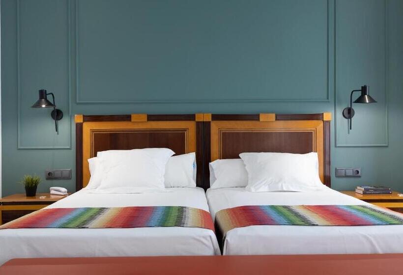 اتاق استاندارد, Don Curro