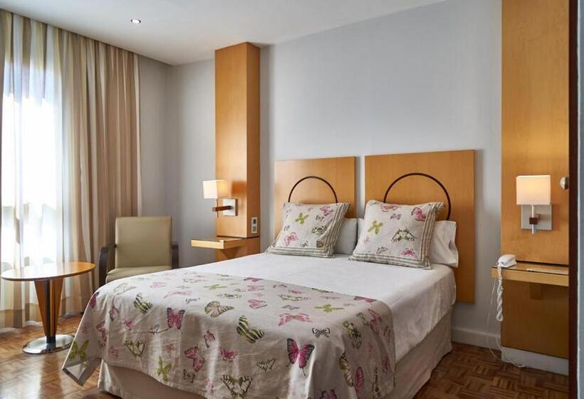 اتاق استاندارد, Don Curro