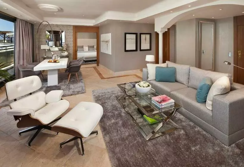 سوئیت پنت هاوس, Don Pepe Gran Melia