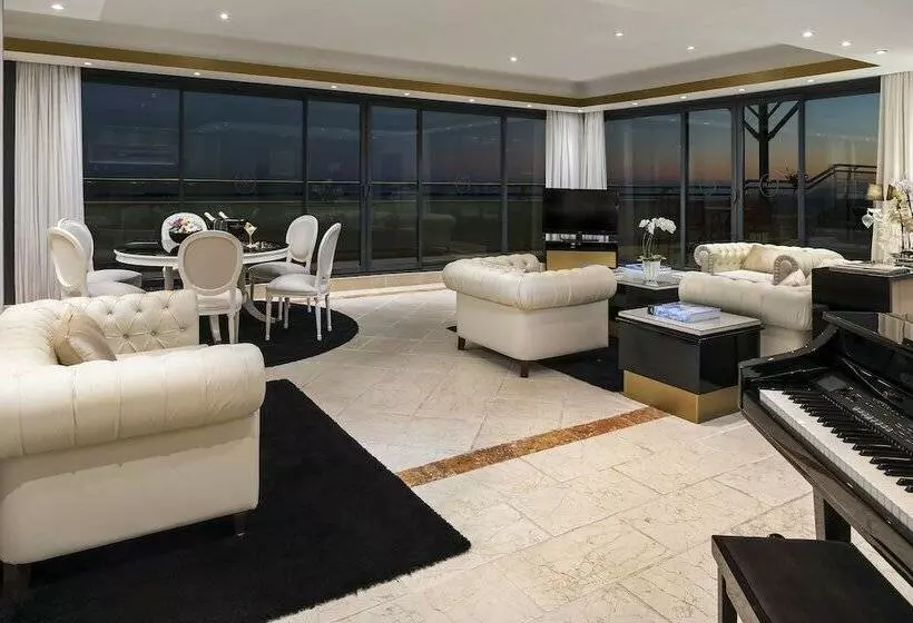 سوئیت پنت هاوس, Don Pepe Gran Melia