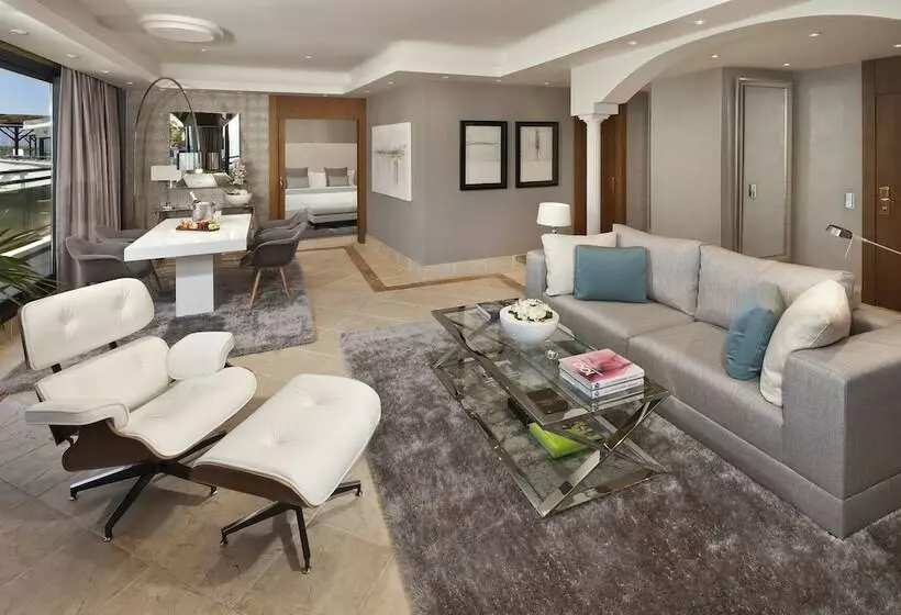 سوئیت پنت هاوس, Don Pepe Gran Melia