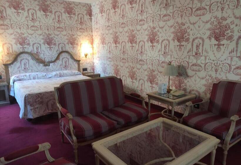 جناح جونيور, Ebora By Vivere Stays