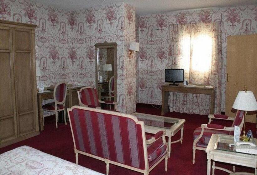 جناح جونيور, Ebora By Vivere Stays