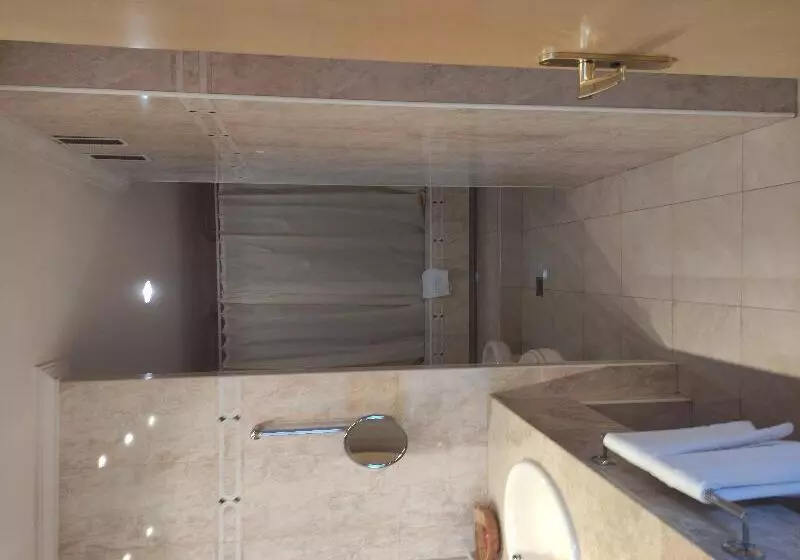 سوییت جونیور, Ebora By Vivere Stays