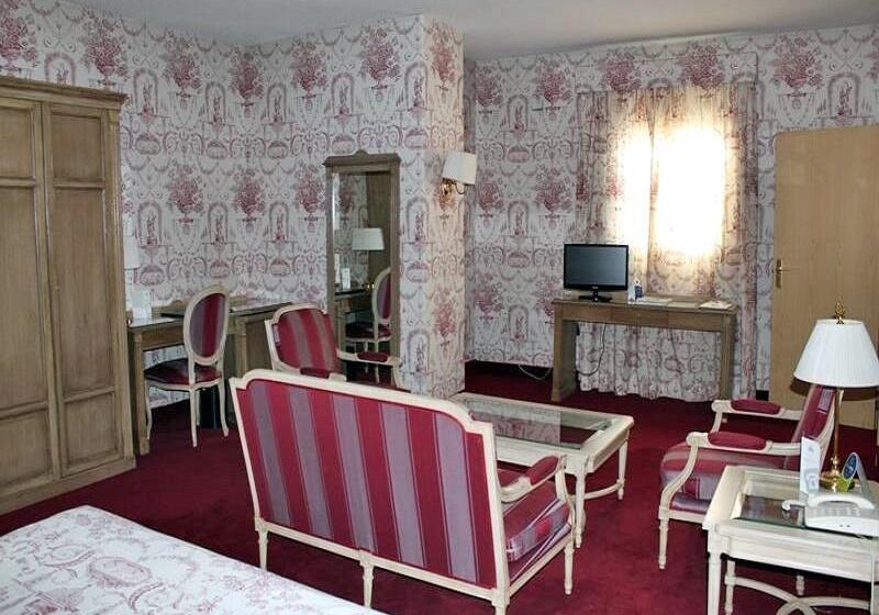 جناح جونيور, Ebora By Vivere Stays