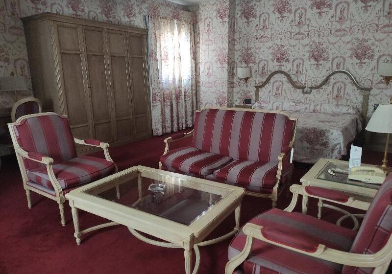 جناح جونيور, Ebora By Vivere Stays