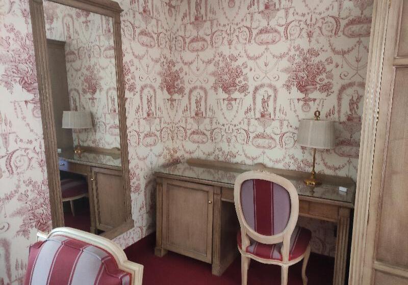 جناح جونيور, Ebora By Vivere Stays