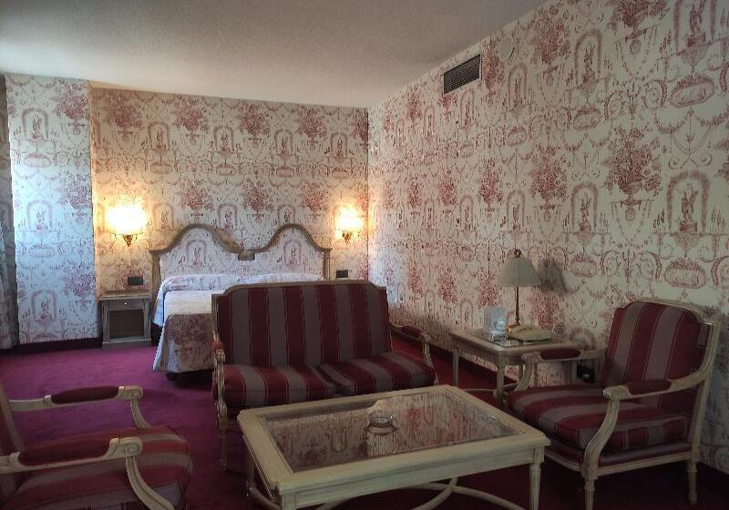 جناح جونيور, Ebora By Vivere Stays