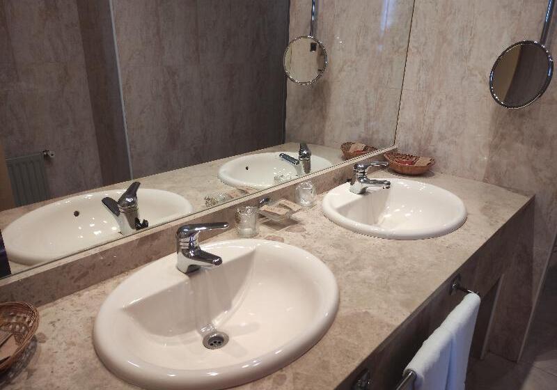 جناح جونيور, Ebora By Vivere Stays