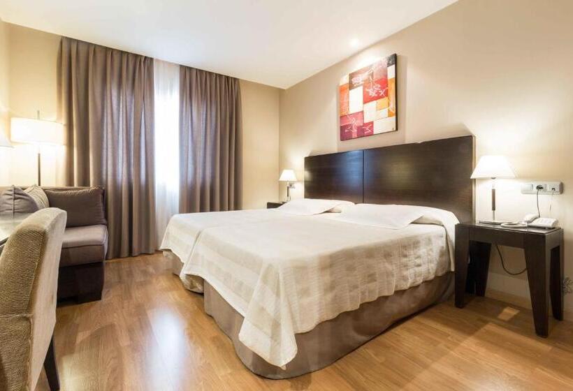 스탠다드 트리플 룸, El Patio