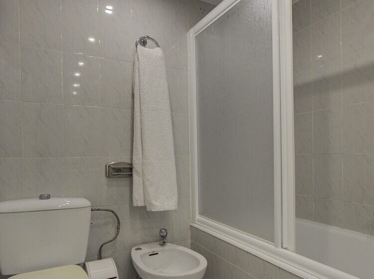 غرفة قياسية فردية, Emperatriz I