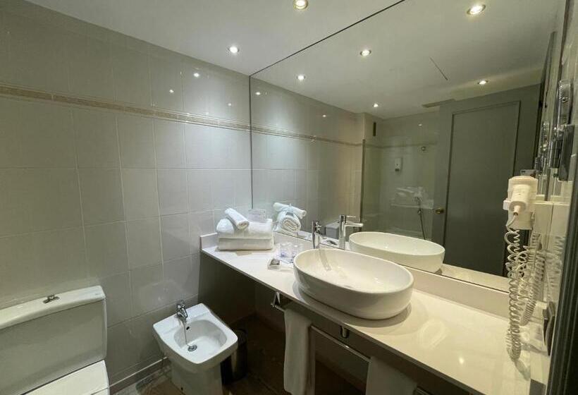 スタンダードルーム, Felix