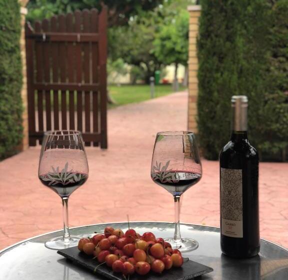 فيلا غرفة نوم واحدة, Felix