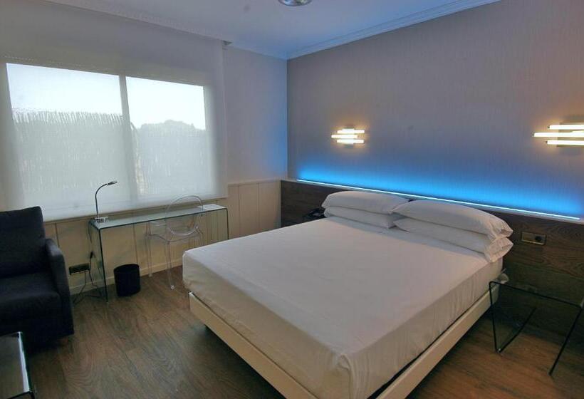 فيلا غرفة نوم واحدة, Felix