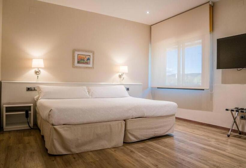 غرفة قياسية رباعية, Felix