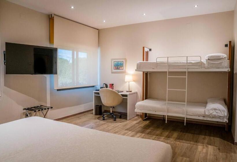 غرفة قياسية رباعية, Felix