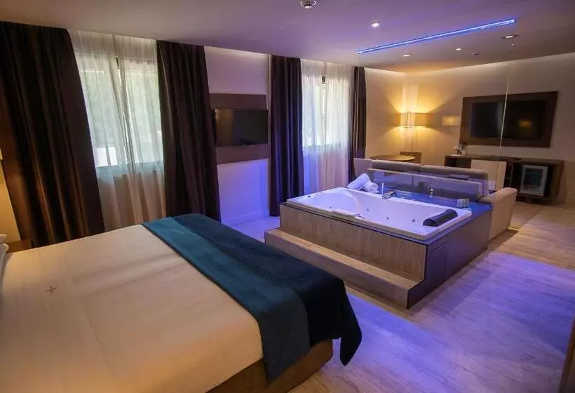 Suite avec Hydromassage, Felix