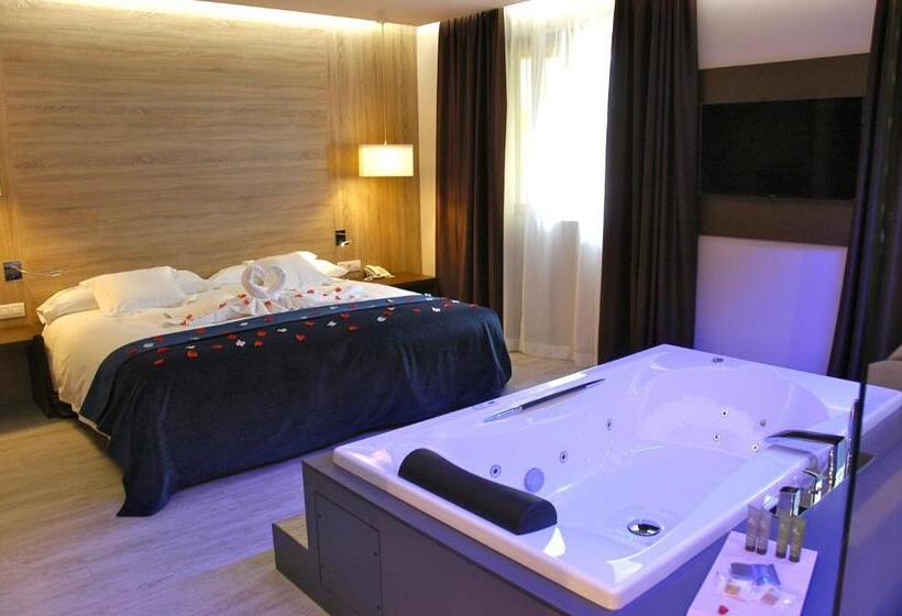 ハイドロマッサージバス付きスイート, Felix