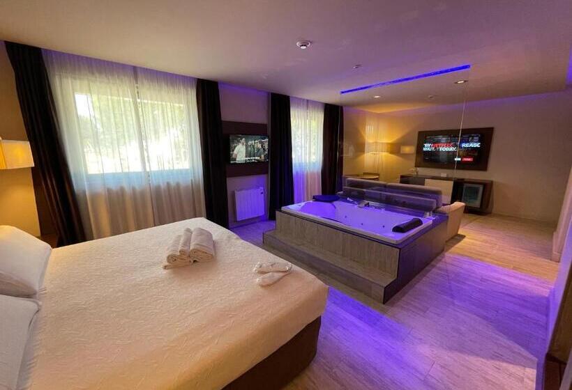 ハイドロマッサージバス付きスイート, Felix