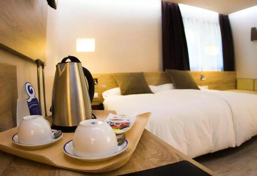 Suite Executive, Felix