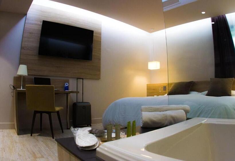 エクゼクティブスイート, Felix