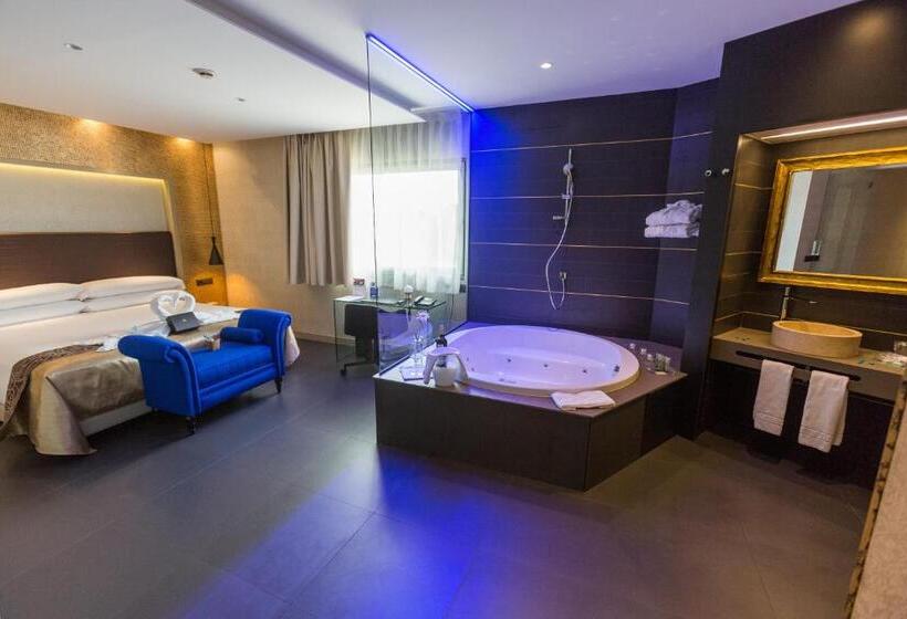 スイート(家族用), Felix