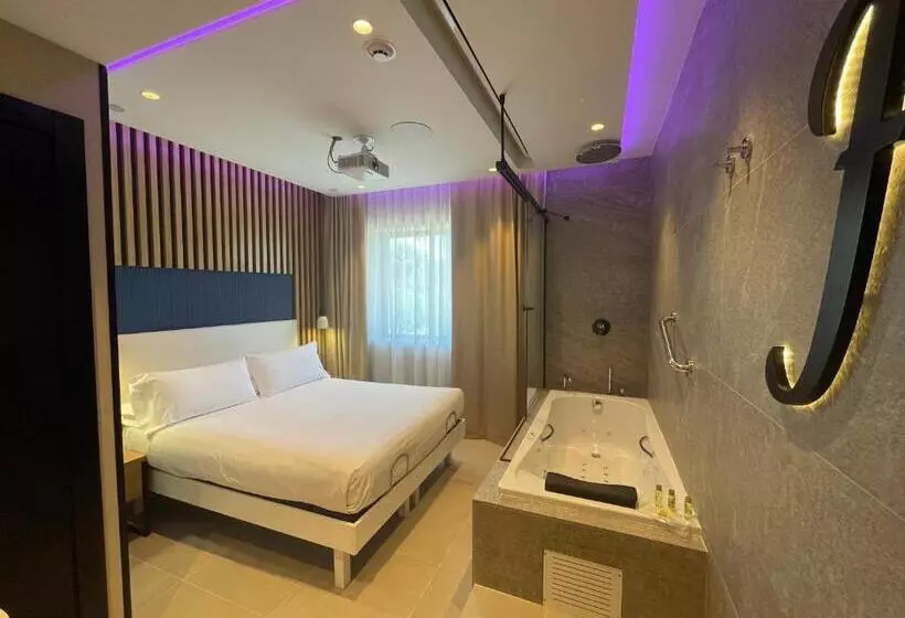 Chambre Basic, Felix