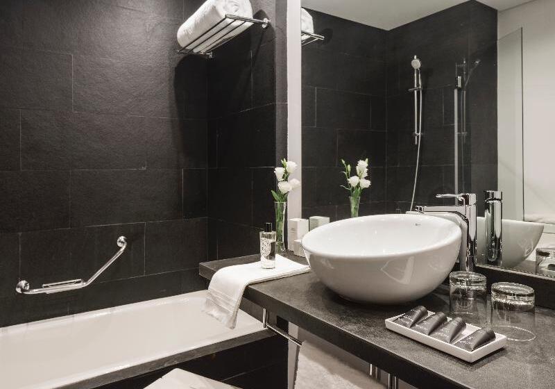 اتاق سوپریور, Fernando Iii