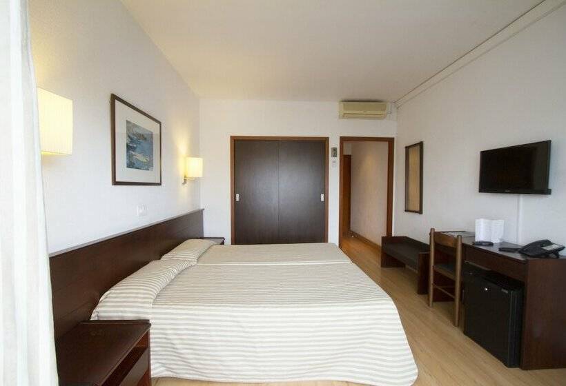 غرفة قياسية ثلاثية, Gran Garbi & Aquasplash