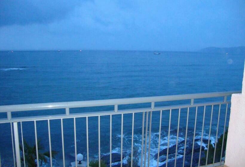 Номер Стандарт Вид на Море с Балконом, Grifeu