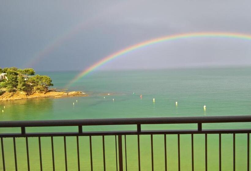 Номер Стандарт Вид на Море с Балконом, Grifeu