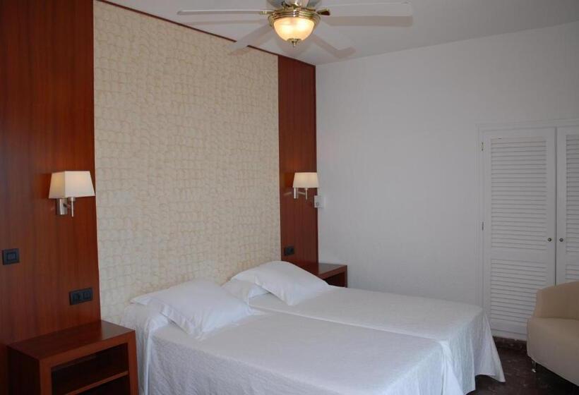 Номер Стандарт Вид на Горы, Grifeu