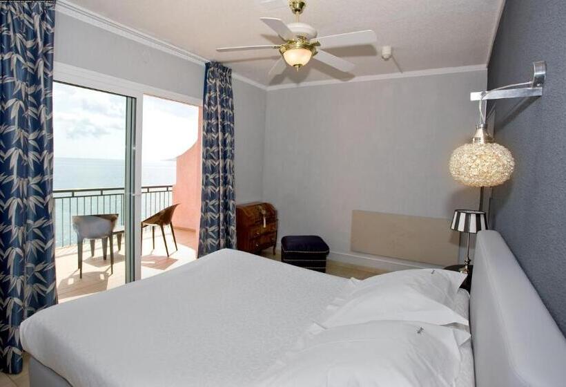 Номер престиж с видом на море, Grifeu