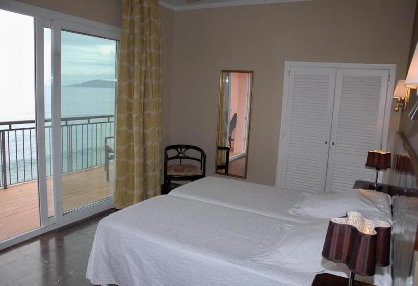 Номер престиж с видом на море, Grifeu