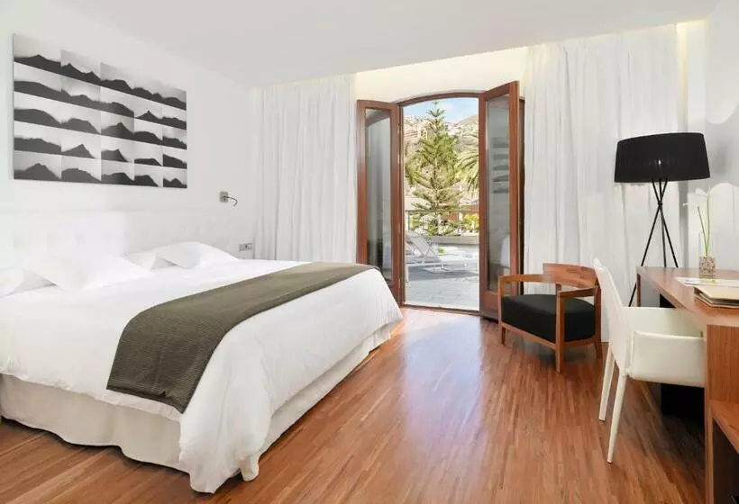اتاق لوکس با چشمانداز باغ, Iberostar Heritage Grand Mencey