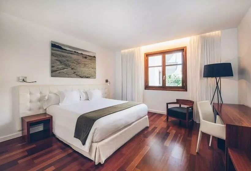 اتاق لوکس با چشمانداز باغ, Iberostar Heritage Grand Mencey