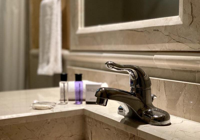 标准单人间, La Rápita