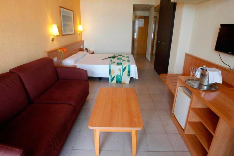 标准三人间, La Rápita