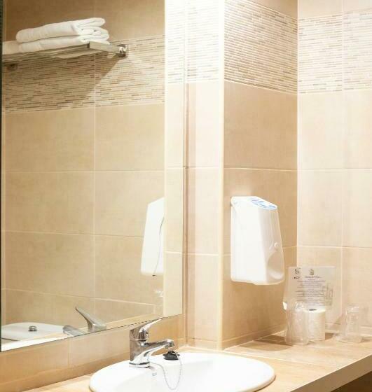 غرفة قياسية, Maria Del Mar