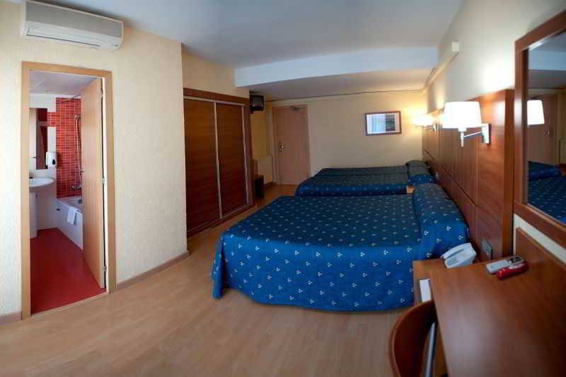 غرفة قياسية, Maria Del Mar