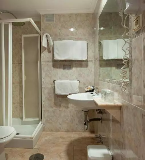 Chambre Standard Individuelle, Martin