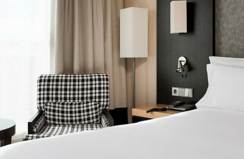 غرفة قياسية, NH Valencia Center