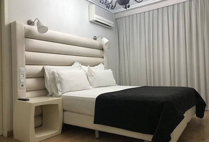 标准间, Pilar Plaza