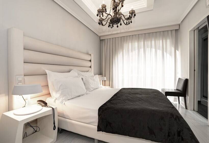 标准间, Pilar Plaza