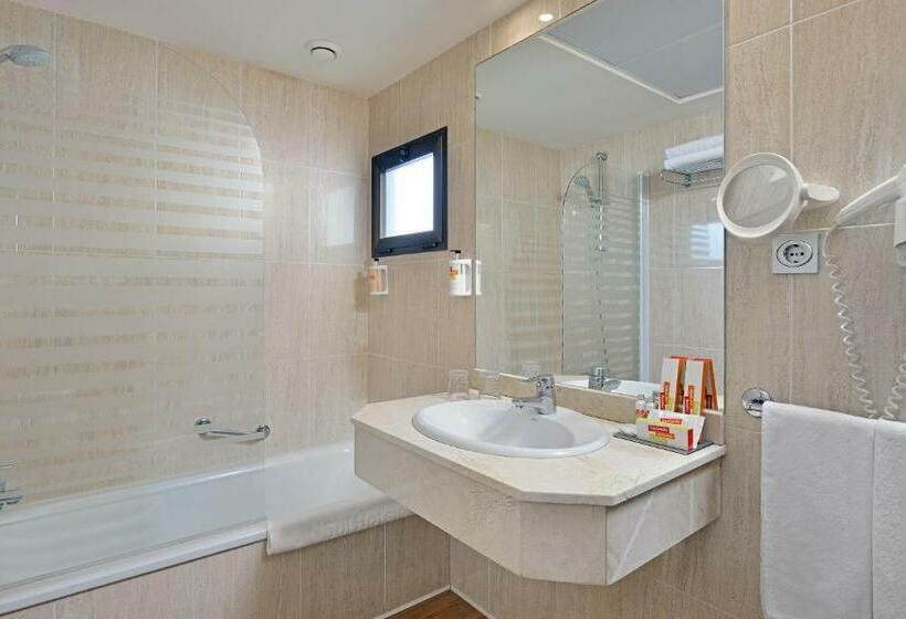 חדר משפחתי, Sol Torremolinos Don Pedro