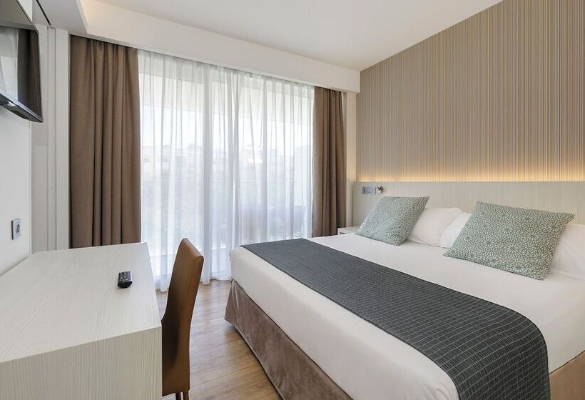 סוויטת ג'וניור משפחתית, Sol Torremolinos Don Pedro